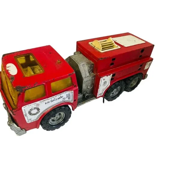 Vintage Large Tonka Toy Fire Truck Red Metal Plastic Model Rusty 1986 MetalSo